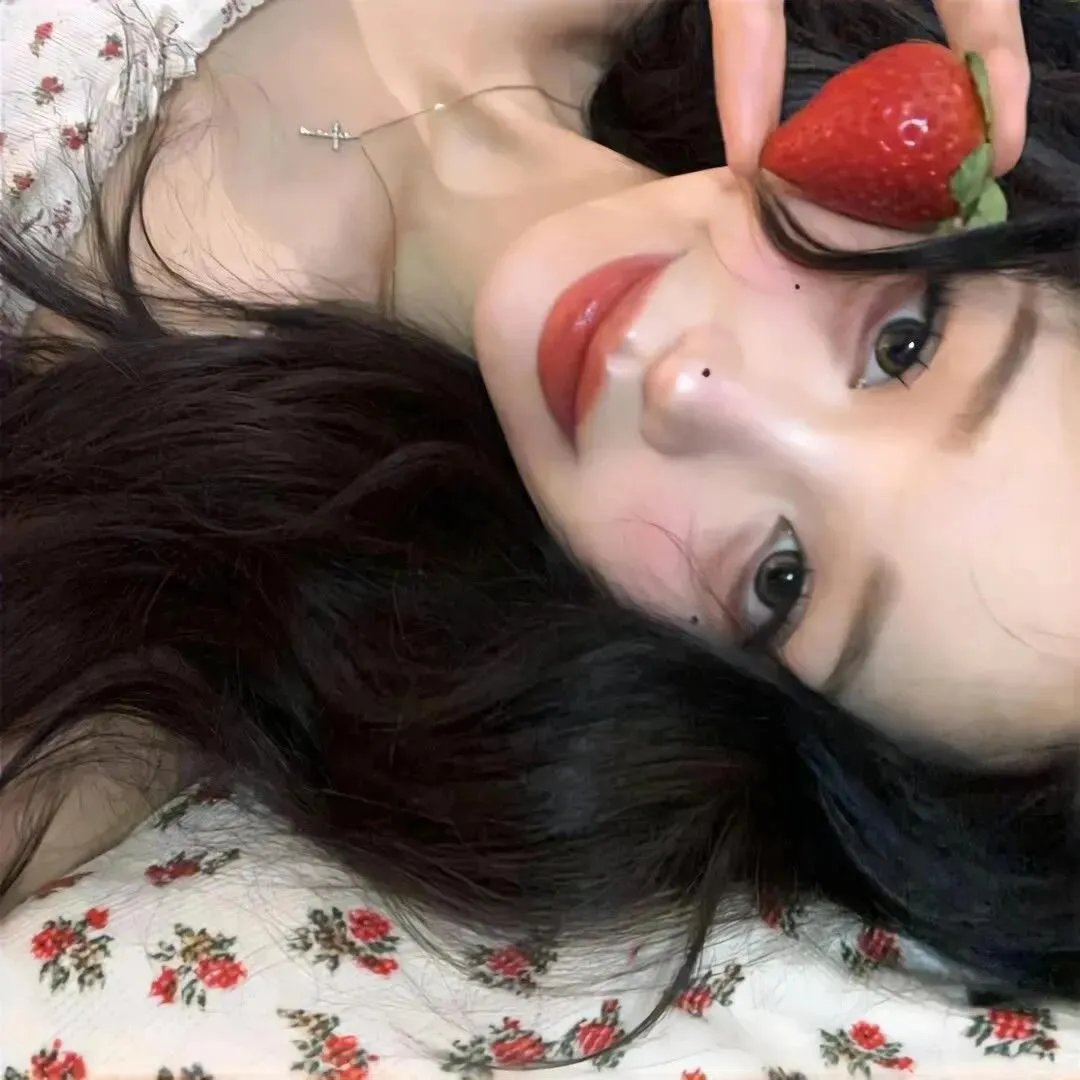 红妆挥拍破长空